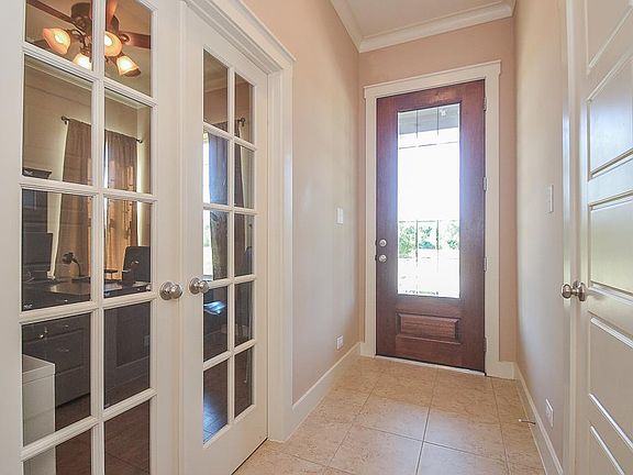 5th image of 18319 Holts Landing Dr