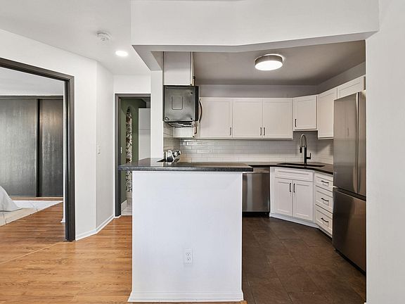 2nd image of 2030 Ridge Dr APT 31