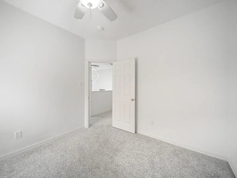 1812 Ingleside Dr — Photo 14