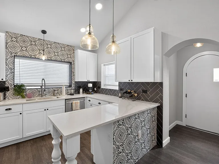 2615 W Caithness Pl — Photo 5