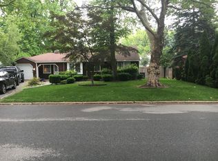 165 Thomas Dr, Paramus, NJ 07652