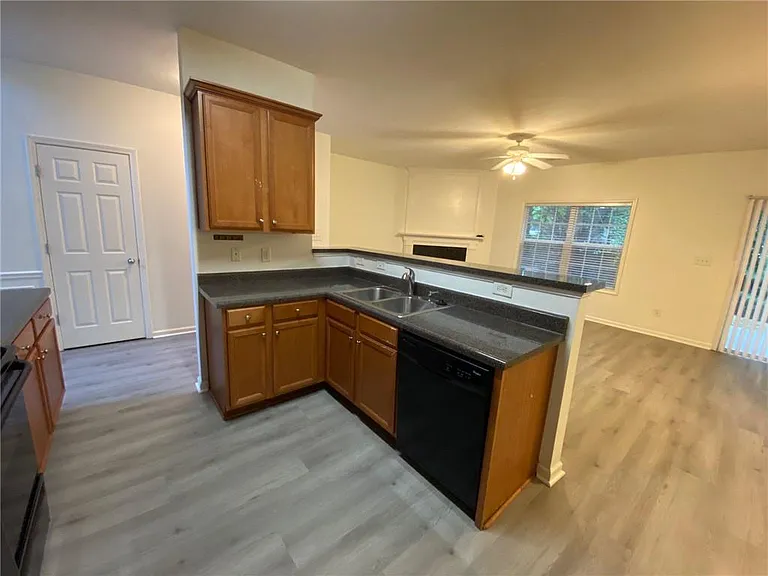 397 Creek Manor Way — Photo 8