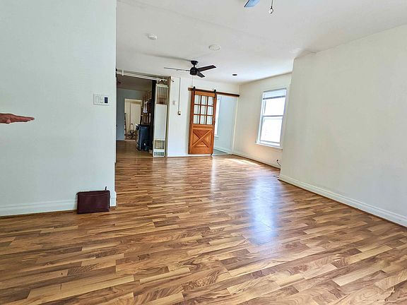 2nd image of 3943 N Sacramento Ave #2