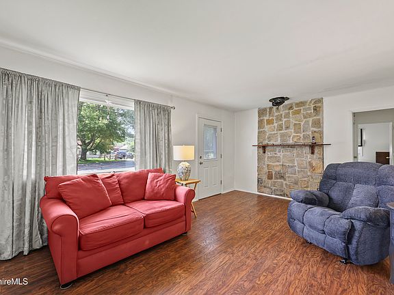 2nd image of 832 East St