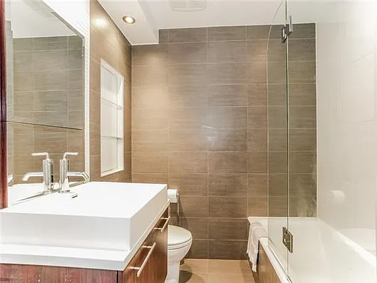 Sold by Avenue Sotheby's International Realty | media 5