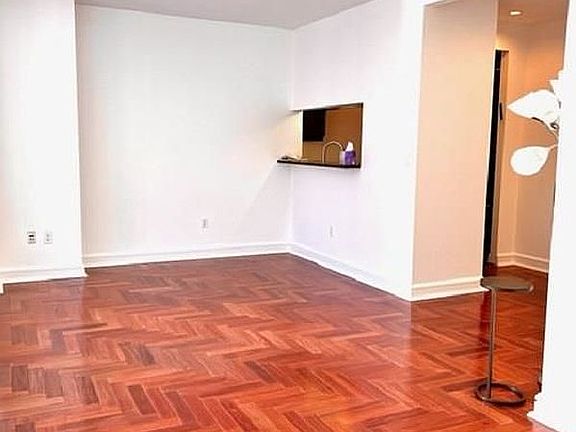 3rd image of 240 Riverside Blvd APT 15P