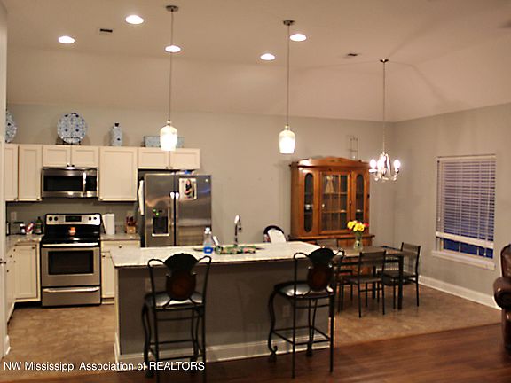 3rd image of 1291 Shetland Dr