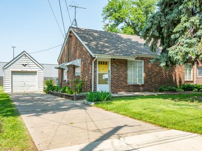 1106 69th St, Windsor Heights, IA, 50324