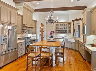 17427 E Club View Ct, Baton Rouge, LA 70810