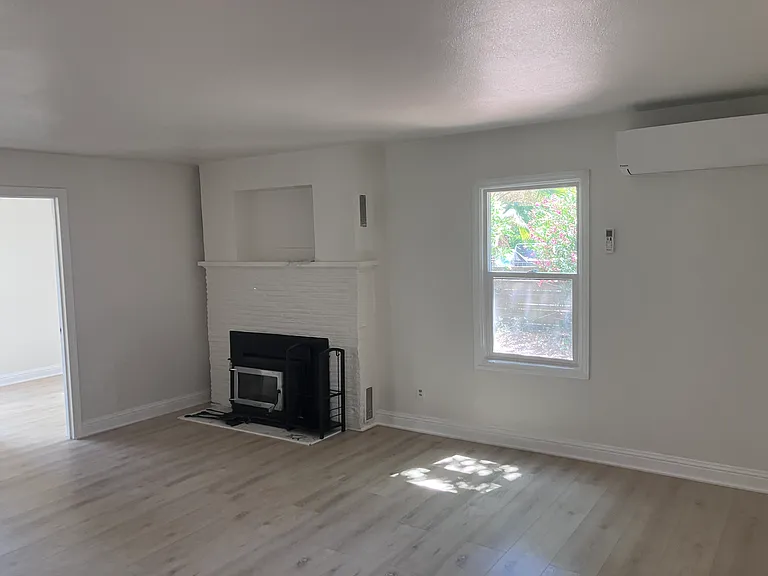2127 Fox Way — Photo 4
