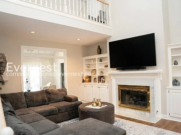4580 Village Dr — Photo 4