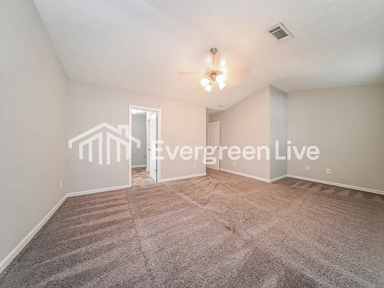 1705 Formosa Ln — Photo 7