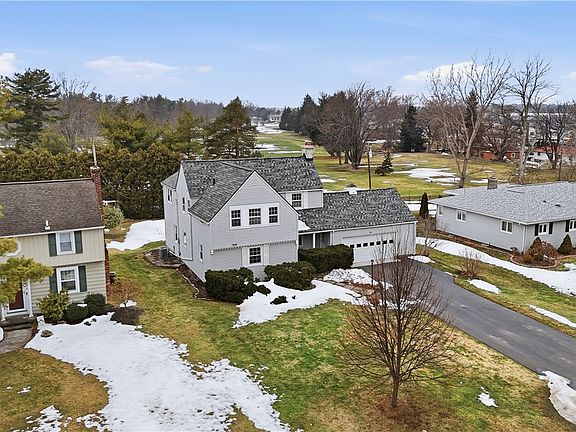 3rd image of 68 Ridgemont Dr