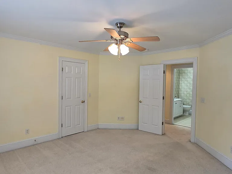 4208 Leicester Ct — Photo 33