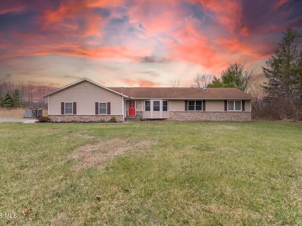 1610 Berkey Rd, Swanton, OH 43558