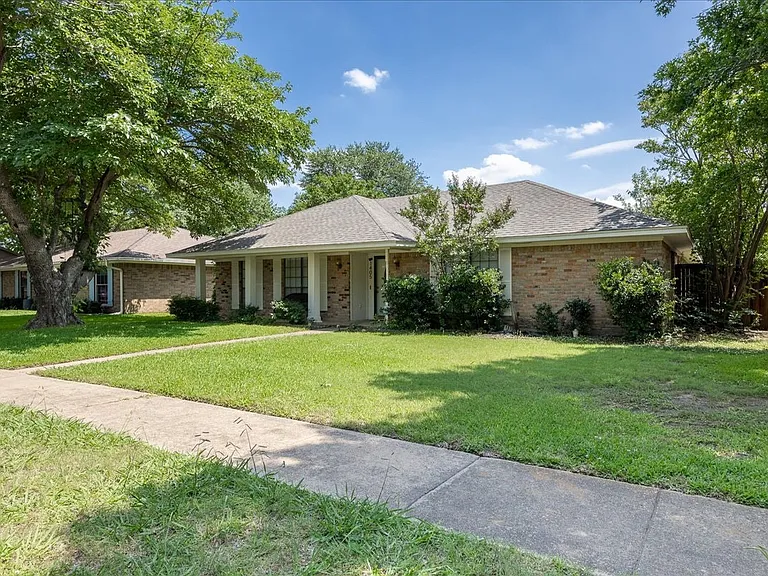 1405 Ivywood Dr — Photo 10