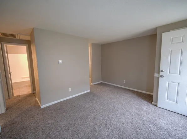 1225 N Minnesota Ave, Wichita, KS 67214