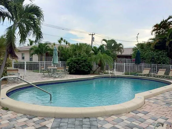 728 NE 13th Court #14, Fort Lauderdale, FL 33304