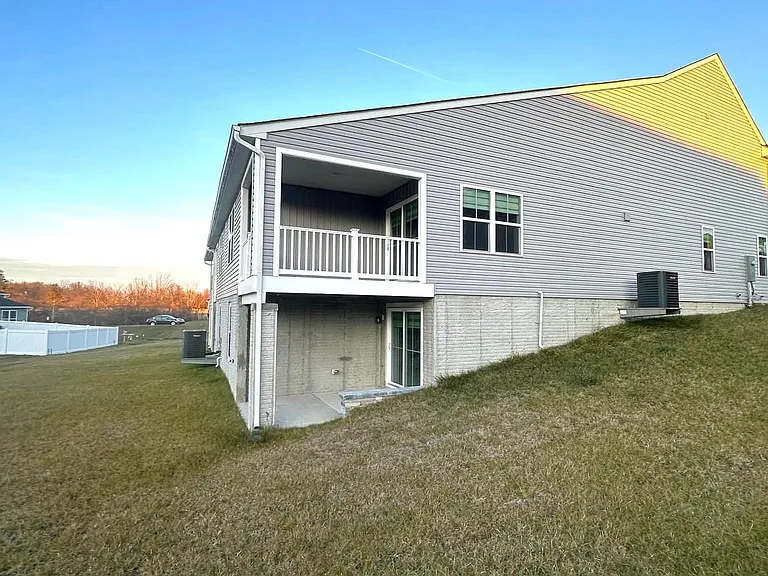 117 Dunster St — Photo 3