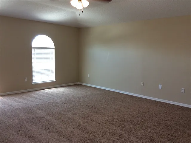 401 Blake Ave — Photo 13