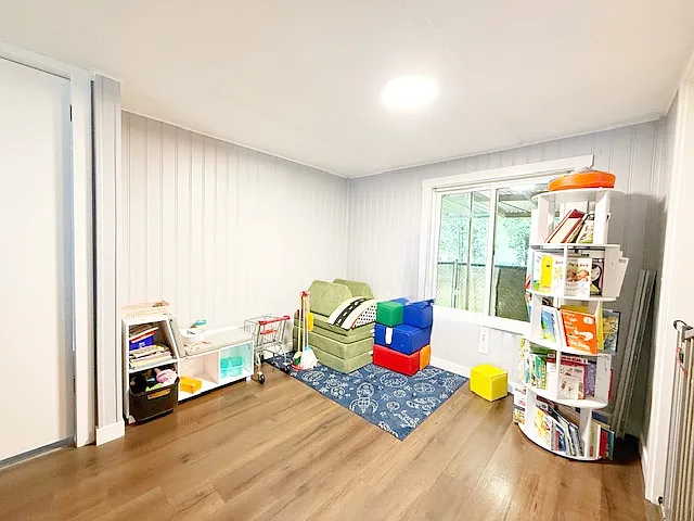 2110 Kent Ave W — Photo 6