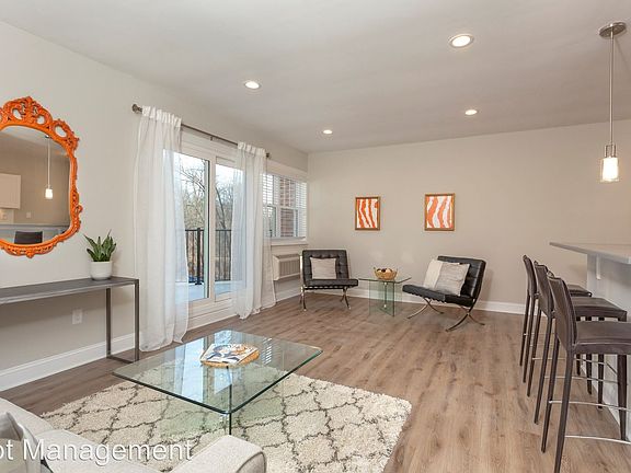 5th image of 313 Creek Dr APT 215