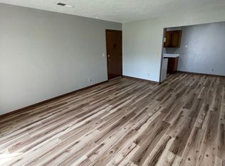 730 Russell Rd, Waterloo, IA 50701