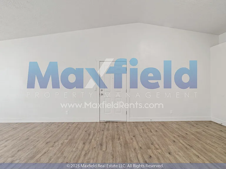 2737 E 750 N #4 — Photo 15