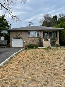 82 Elm Ave, Iselin, NJ, 08830
