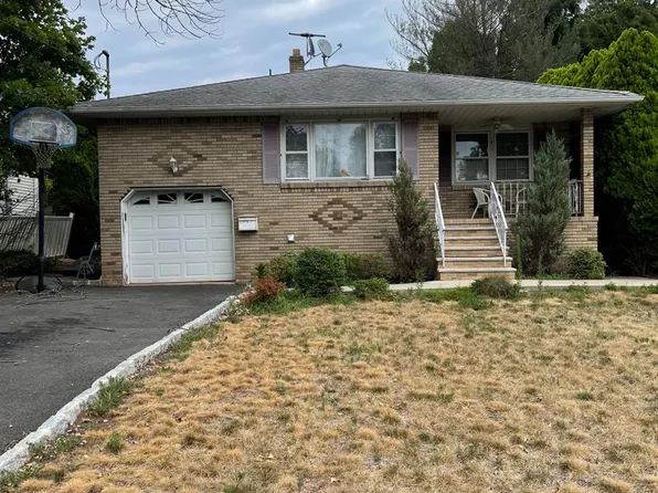 82 Elm Ave, Iselin, NJ 08830