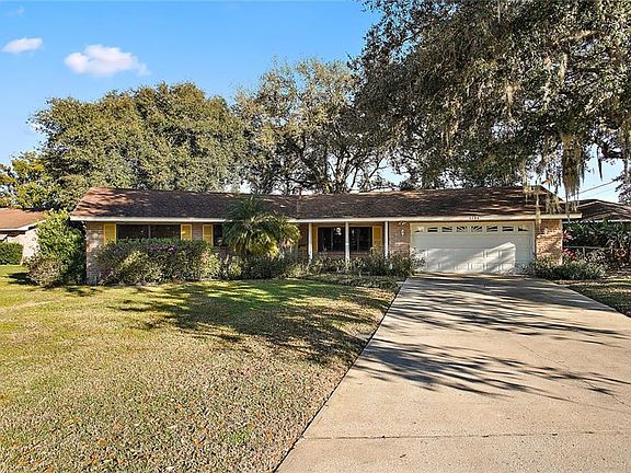 3rd image of 1104 N Shore Dr