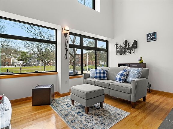 2nd image of 356-358 Main St Unit 11