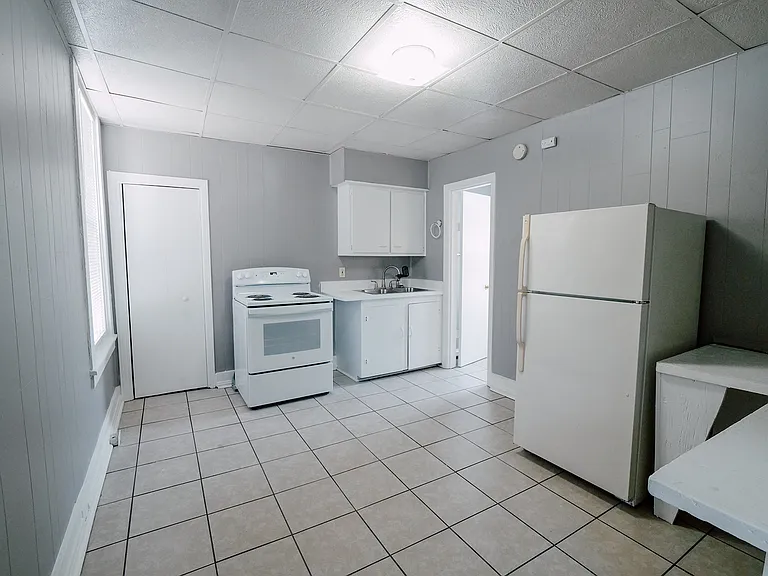 9230 Reading Rd #8 — Photo 2