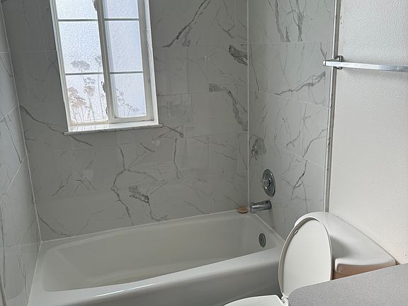 4th image of 2330 N 380 W