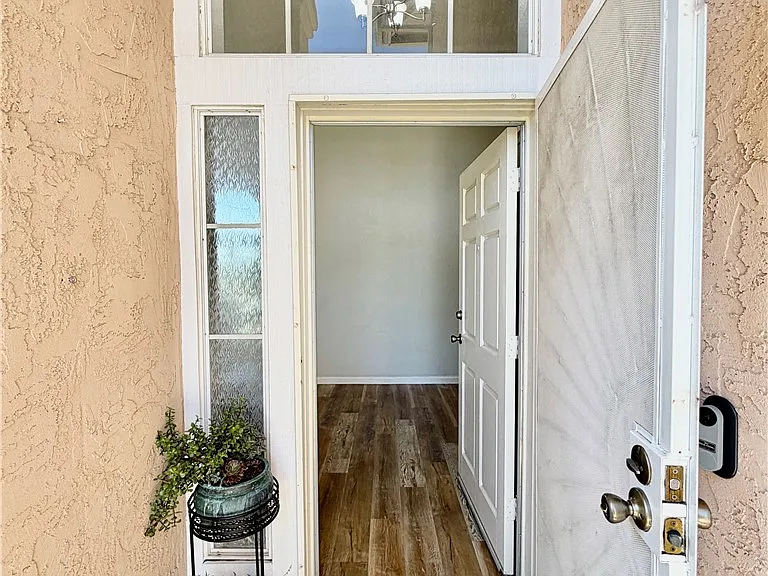 39711 Barberry Ct — Photo 3