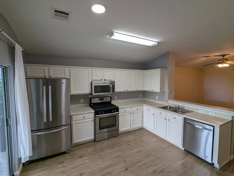 313 Tudor House Rd — Photo 5