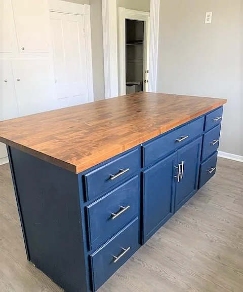 Butcher block Island/Bar