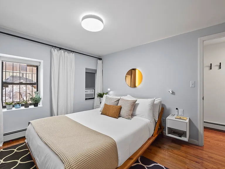 649 De Kalb Ave #1 — Photo 6