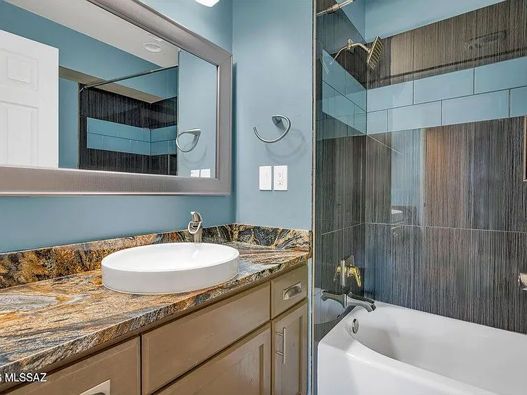 4312 E Bryn Mawr Rd — Photo 10