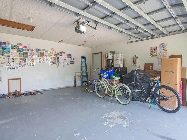 1045 Clipper Rd — Photo 25