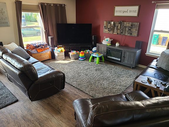 4th image of 113 Evergreen Dr