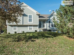 240 NE Fiddlewood Ave, Lees Summit, MO 64086