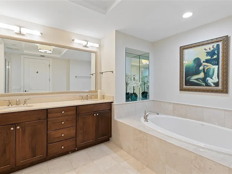 300 Beach Dr NE #302 — Photo 19