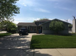 8990 Clark Pl, Crown Point, IN 46307