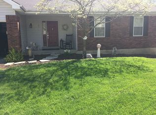 15 Lodge Ct, Lake Saint Louis, MO