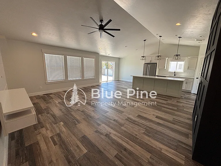 6389 Maggie Dr — Photo 23