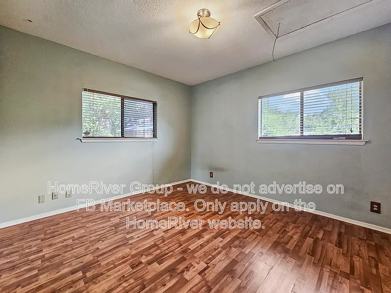 8823 Wellesley Manor Dr — Photo 14