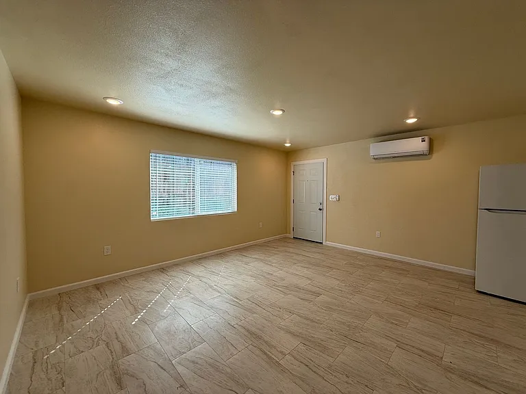 1215 Mira Flores Dr — Photo 6