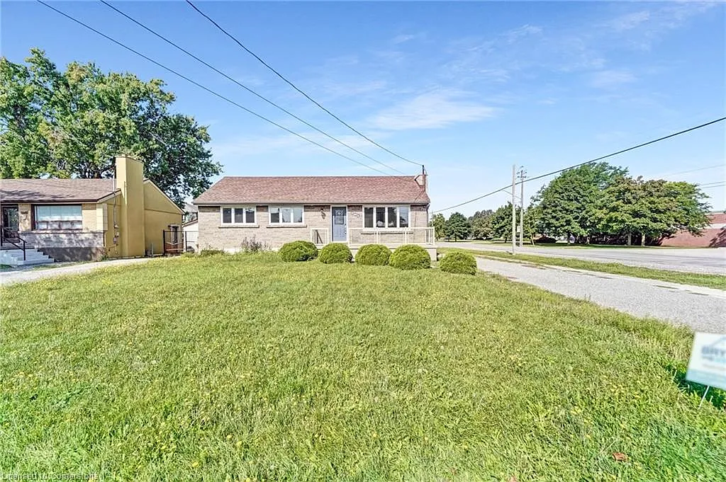 301 Christina Ave photo 1