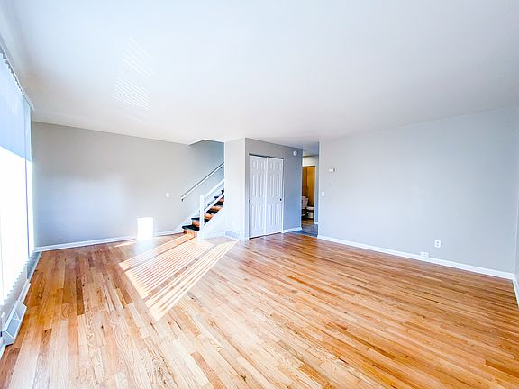 3rd image of 1105 Catalpa Cir